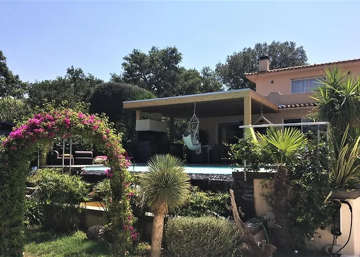 Casa Baggia, Proche Plage, Piscine A Debordement Chauffee, Pool House فيلة